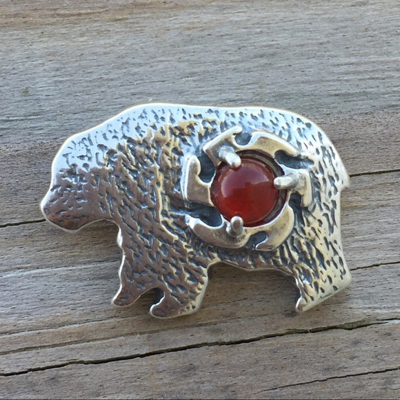 Wellstone Jewelry - Bear pendant sun symbol .925 Sterling Silver w/ Carnelian gem Made in USA